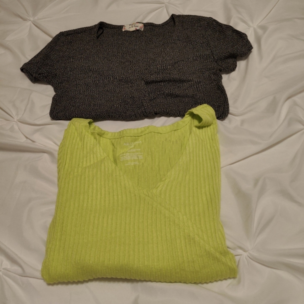 2 wrap style knit tops